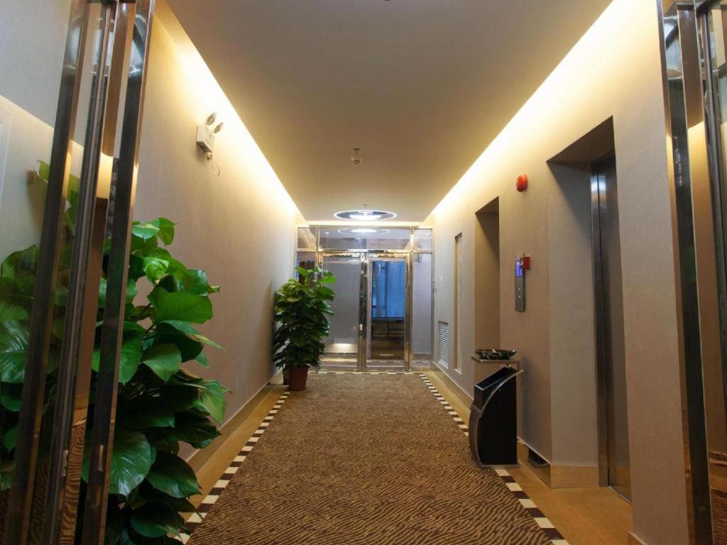 The Art Hotel Sencsen Kültér fotó