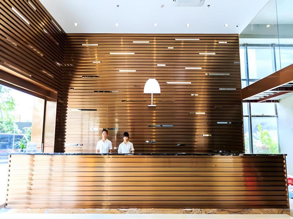 The Art Hotel Sencsen Kültér fotó