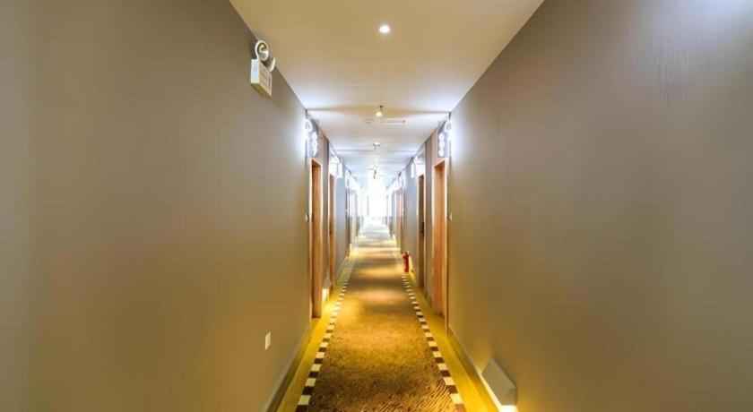 The Art Hotel Sencsen Kültér fotó