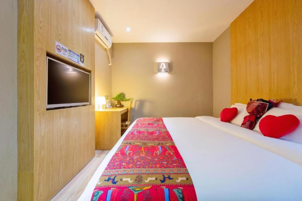 The Art Hotel Sencsen Kültér fotó