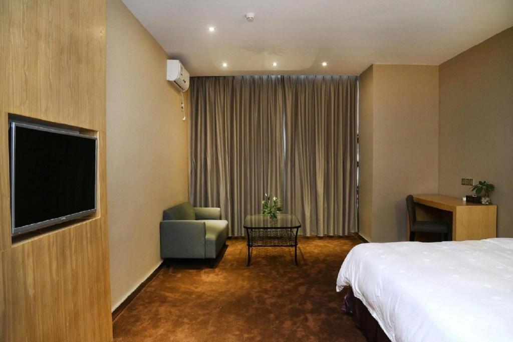 The Art Hotel Sencsen Kültér fotó