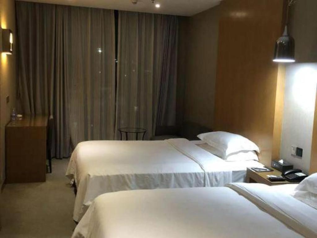 The Art Hotel Sencsen Kültér fotó
