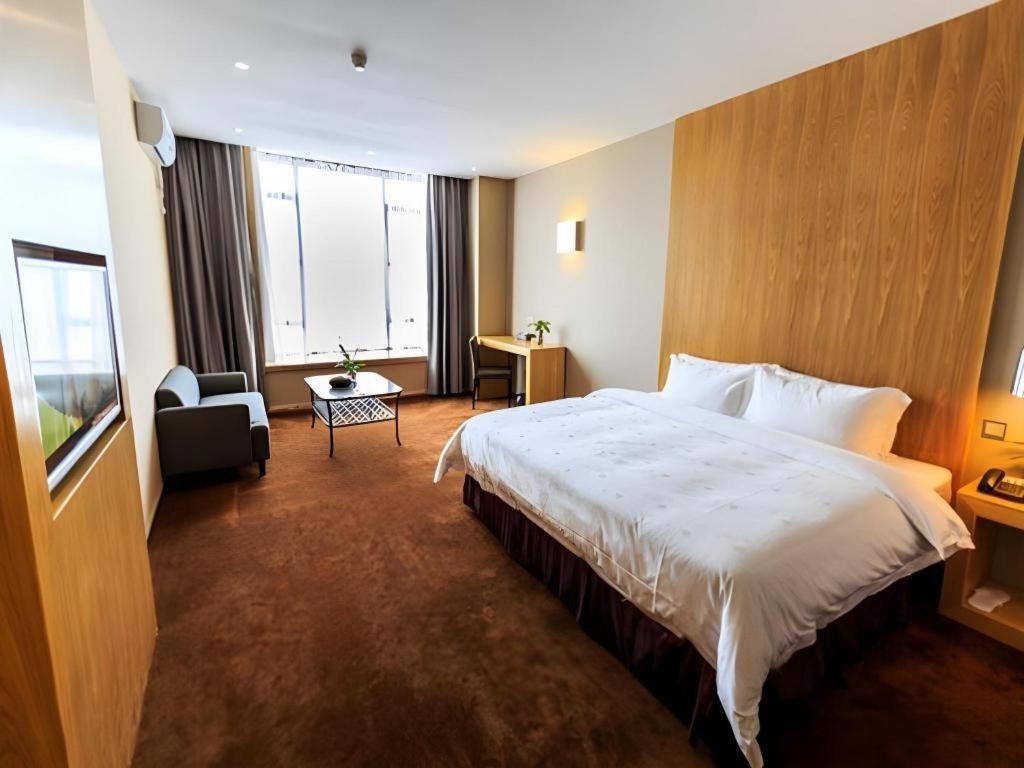The Art Hotel Sencsen Kültér fotó