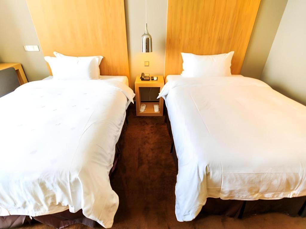 The Art Hotel Sencsen Kültér fotó