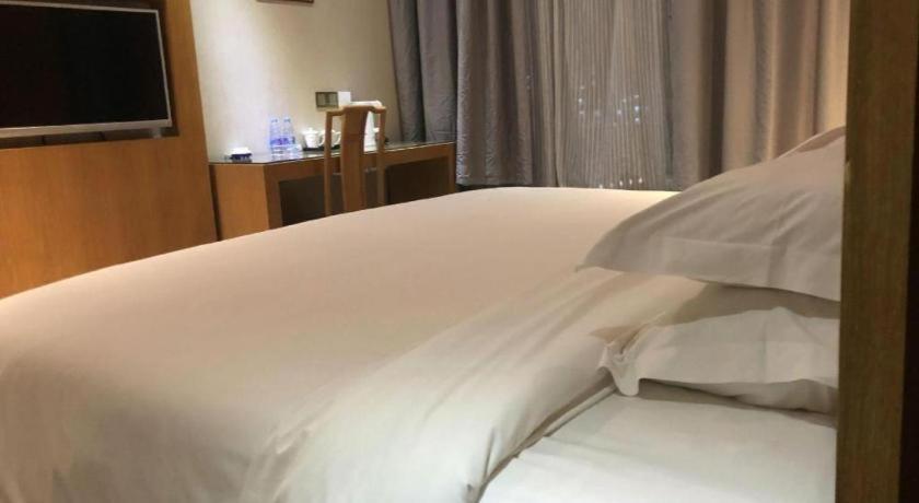 The Art Hotel Sencsen Kültér fotó